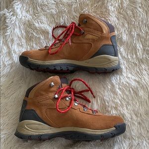 Columbia Waterproof Hiking Boots ONLY WORN ONCE!!